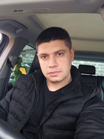  ,   Artur, 38 ,   ,   