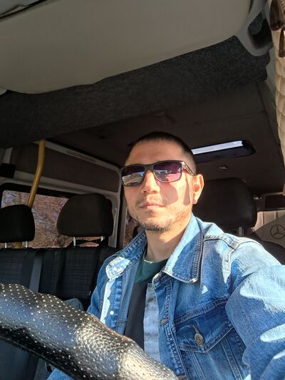  ,   Levon, 34 ,   ,   