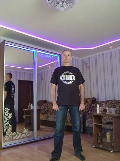  ,   Cergey, 48 ,   ,   