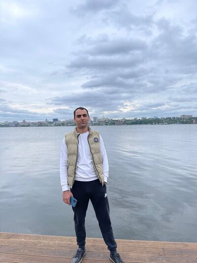  ,   Alijon, 28 ,  