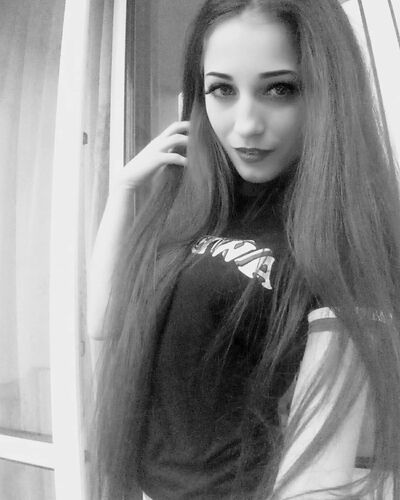  ,   Anna, 35 ,  