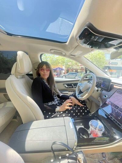  Beverly Hills,   Sofiya, 49 ,   ,   