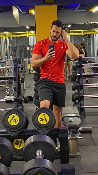  ,   Eric Klaus, 46 ,     , c 