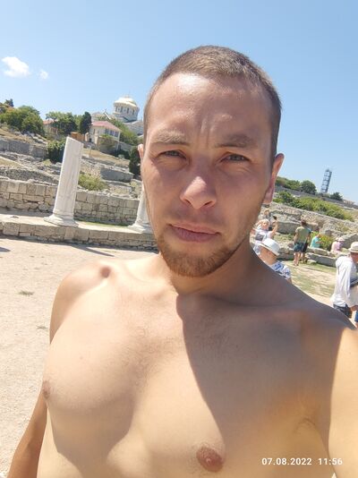  ,   Viktor, 32 ,   ,   