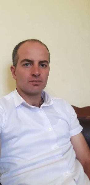  ,   Armen, 37 ,   ,   