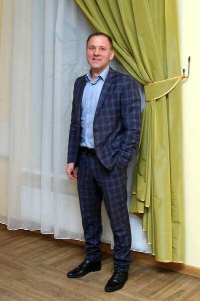  ,   Guntars, 42 ,   ,   , c 