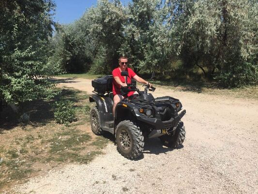  ,   Leonid, 41 ,   