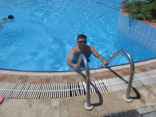  ,   Alek, 37 ,   ,   