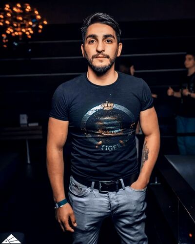  ,   Jaguar, 33 ,  