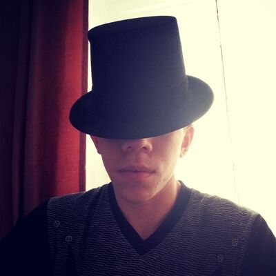  -,   Nikolas, 31 ,   ,   , c 