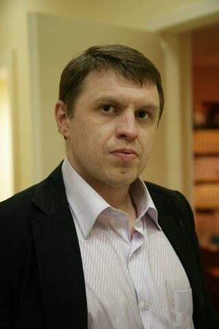  8699602  Denis, 44 ,    