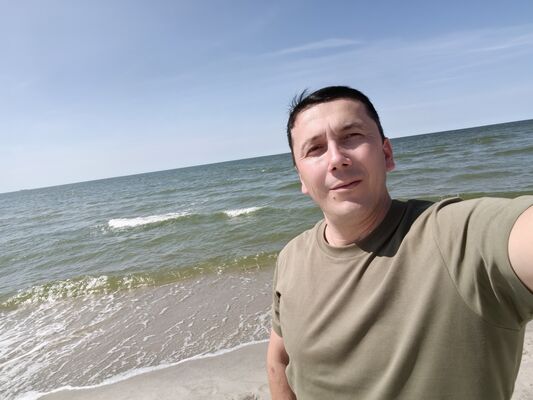  ,   Ali, 33 ,   ,   