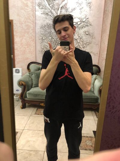  ,   Artyom, 28 ,   ,   