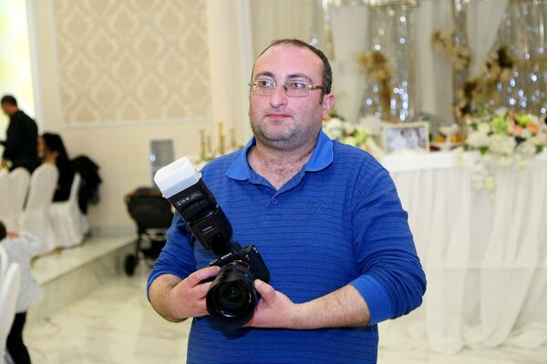  ,   Armen, 37 ,   ,   
