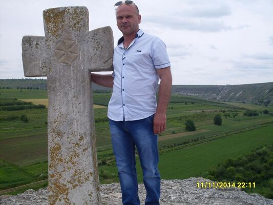  ,   Yaness, 48 ,   c 
