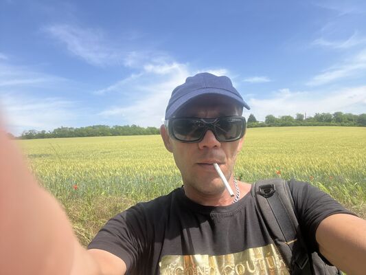  ,   Mihajlo, 25 ,   ,   