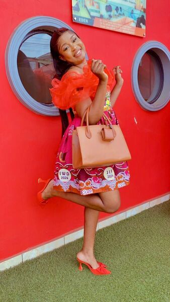  ,   Marie, 22 ,   ,   