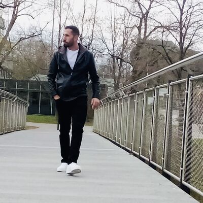  Frankfurt am Main,   , 32 ,   ,   