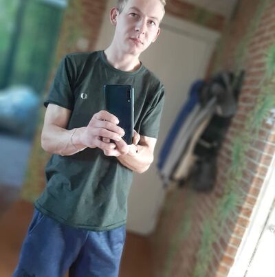  ,   Andrejs, 32 ,   ,   , c 