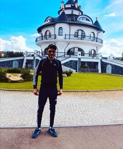  ,   Razmik, 33 ,   ,   , c , 