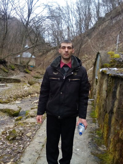  ,   Constantin, 40 ,   