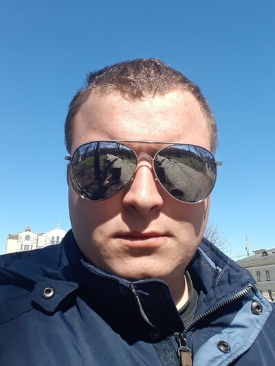  ,   Viktor, 26 ,   