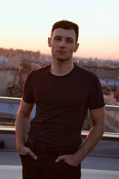  ,   Alex, 33 ,     