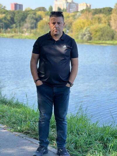  ,   Ali, 42 ,   ,   