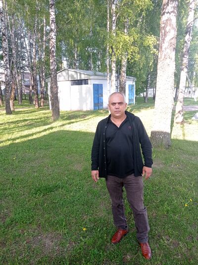  ,   Vartan, 46 ,   c 