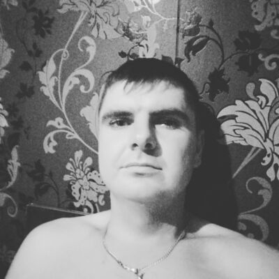  ,   Sergey, 33 ,   