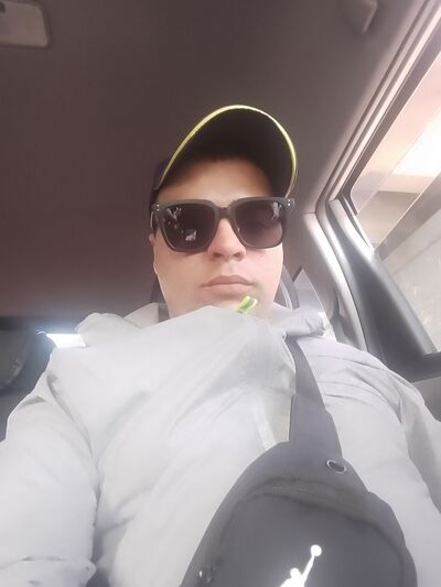  ,   Mikhail, 31 ,   ,   , c 