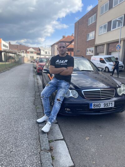  ,   Viktor, 24 ,   ,   
