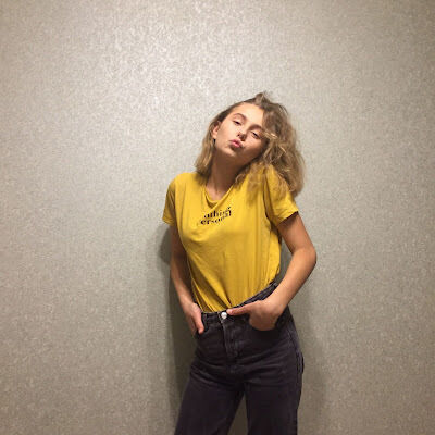  ,   Varya, 20 ,   ,   