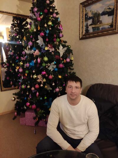  ,   Max, 42 ,   ,   