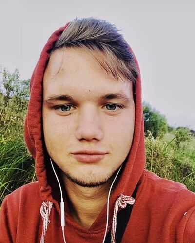  ,   Viktor, 28 ,   