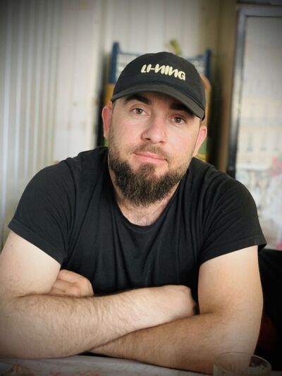  ,   Ali, 32 ,   ,   
