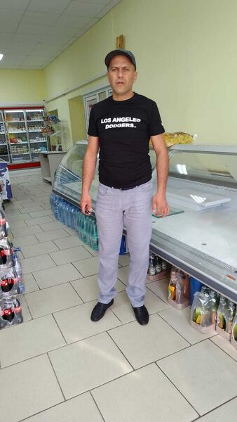  ,   Armen, 46 ,   ,   