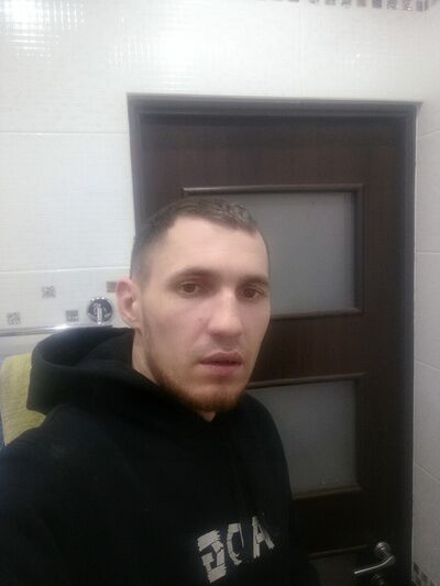  ,   Artur, 33 ,   ,   