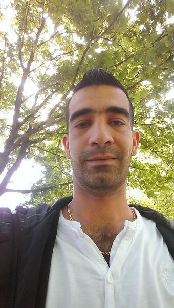  ,   Faroq, 39 ,   