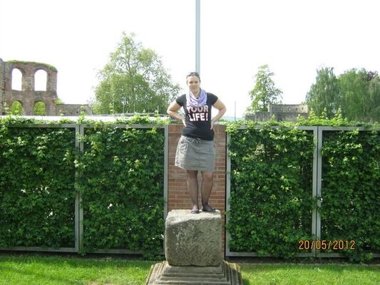  ,   Yuliya, 35 ,   ,   , c 