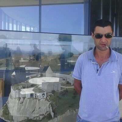  ,   Eddi, 48 ,   ,   , c 