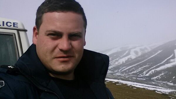  ,   Malxaz, 38 ,  