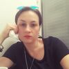  ,  Nia, 32