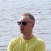  ,  Sasha, 32